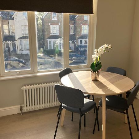 Splendid 2 Bed Flat With Private Terrace In Wimbledon - 2 The Queens Apartment London Ngoại thất bức ảnh