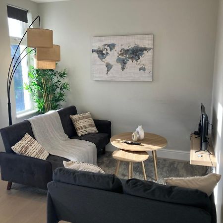 Splendid 2 Bed Flat With Private Terrace In Wimbledon - 2 The Queens Apartment London Ngoại thất bức ảnh