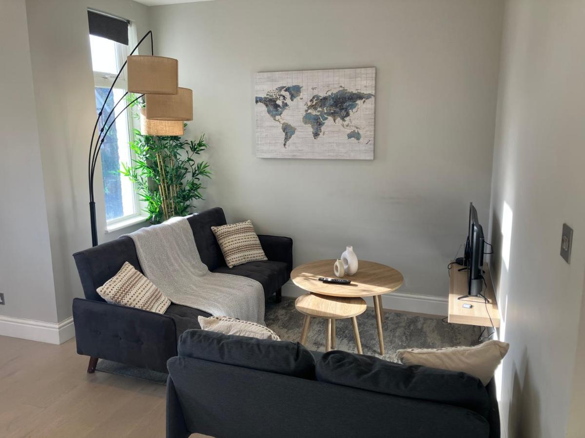 Splendid 2 Bed Flat With Private Terrace In Wimbledon - 2 The Queens Apartment London Ngoại thất bức ảnh